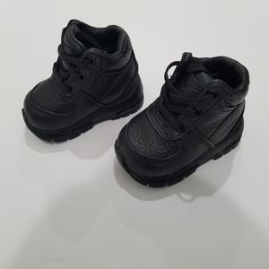 Nike Air Goadome ACG Size 2C